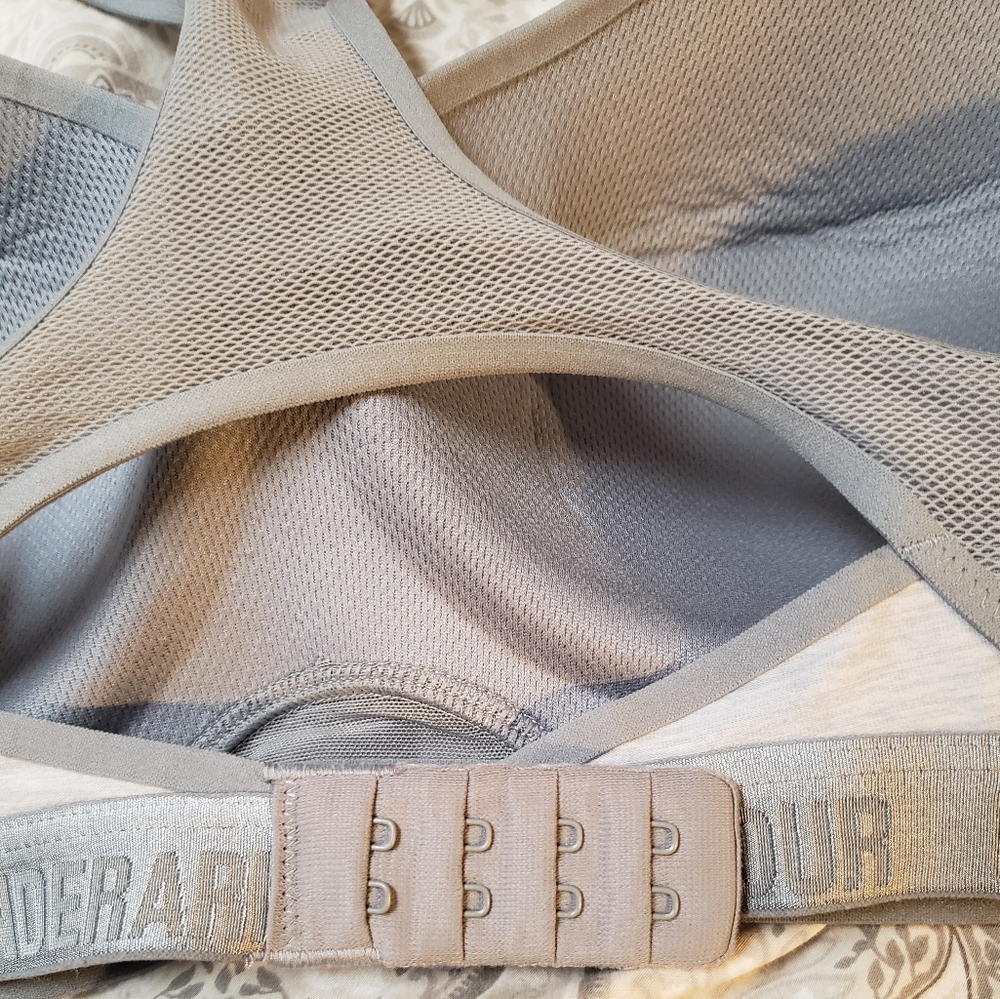 UNDER ARMOUR High-Impact Support Sports Bra 36D 1259953 Full Coverage Racerback - Picture 10 of 16